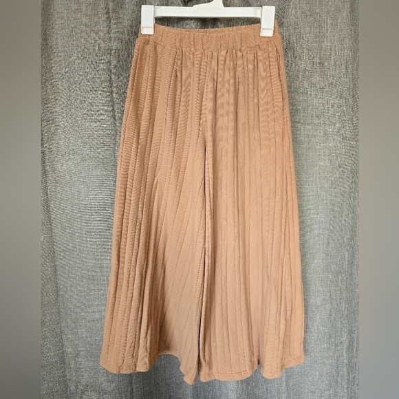 Callahan Pants - Callahan Revolve Cropped Wide Leg Ribbed Pull On Pants Size S Tan